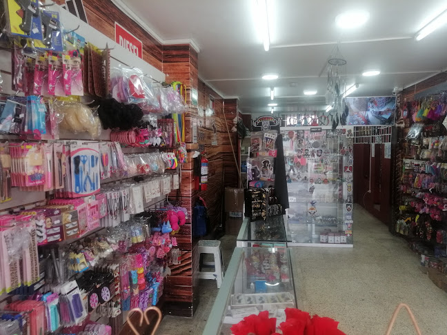 Opiniones de Tattos&Piercing zone Carlitos en Santo Domingo de los Colorados - Centro comercial