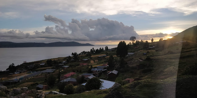 Comunidad Luquina Chico / Av. Lago Sagrado de los Inkas N°10, Puno, Perú