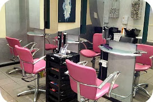 Ellgeez Hair & Beauty Salon