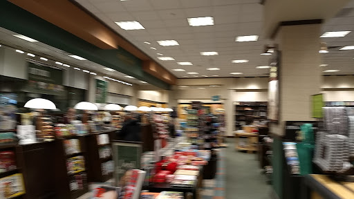 Book Store «Barnes & Noble», reviews and photos, 444 Broadway, Saugus, MA 01906, USA
