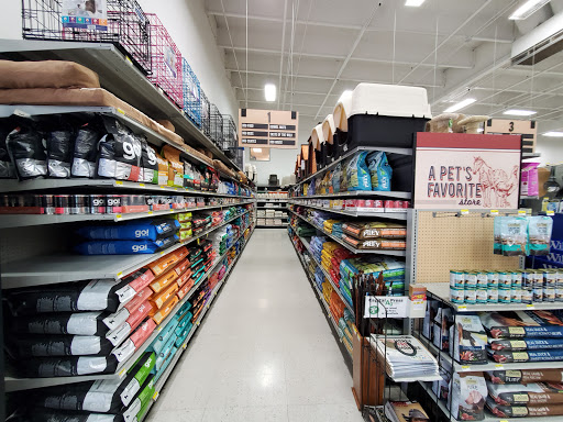 Animal Feed Store «Wilco Farm Store», reviews and photos, 734 McClaine St, Silverton, OR 97381, USA