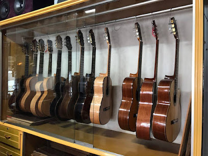 Guitar Hoàng Đà Lạt