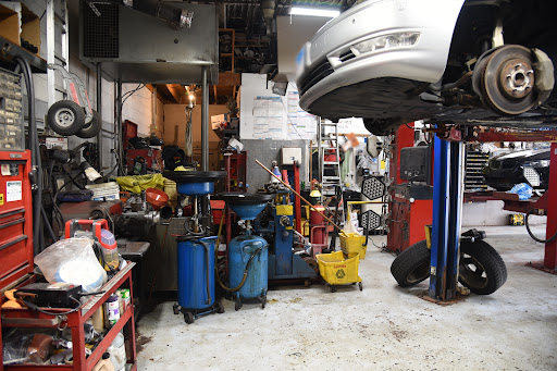 Auto Repair Shop «Meineke Car Care Center», reviews and photos, 811A W Higgins Rd, Schaumburg, IL 60195, USA