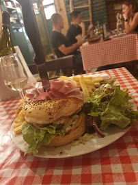 Sandwich au poulet du Restaurant français La Ferme à Dédé Grenoble Gare - n°16
