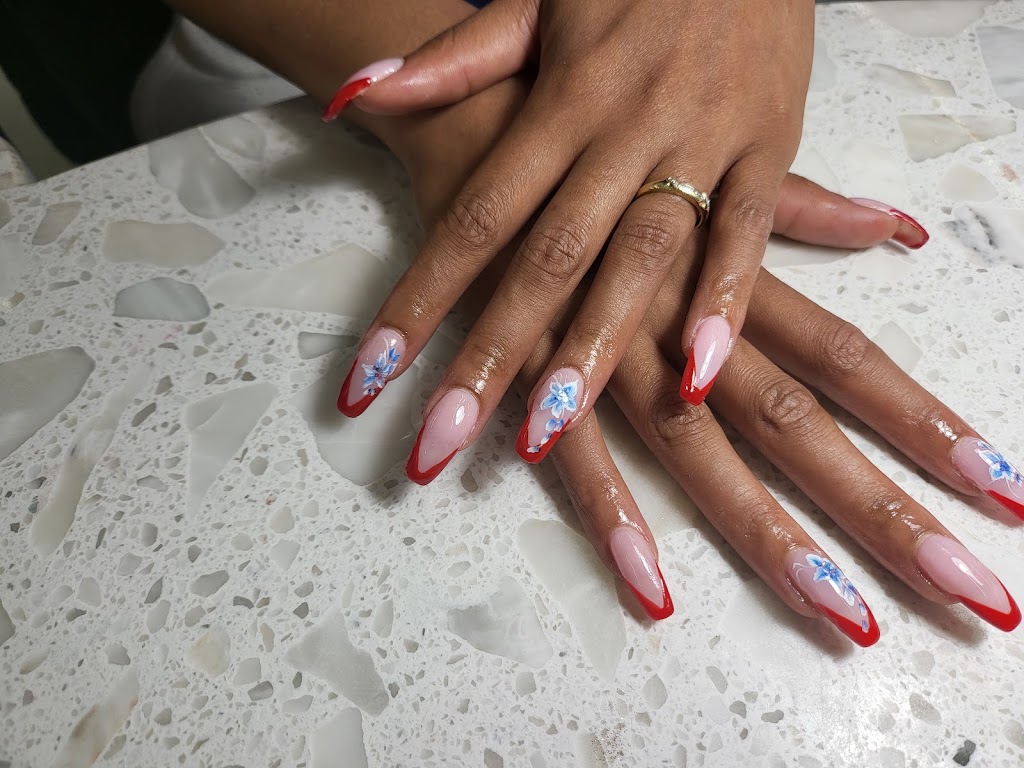 Emerald Nails 98003