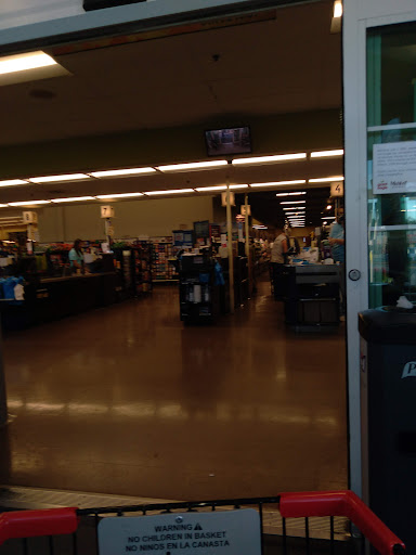 Supermarket «Giant Eagle Supermarket», reviews and photos, 1800 W State St, Alliance, OH 44601, USA