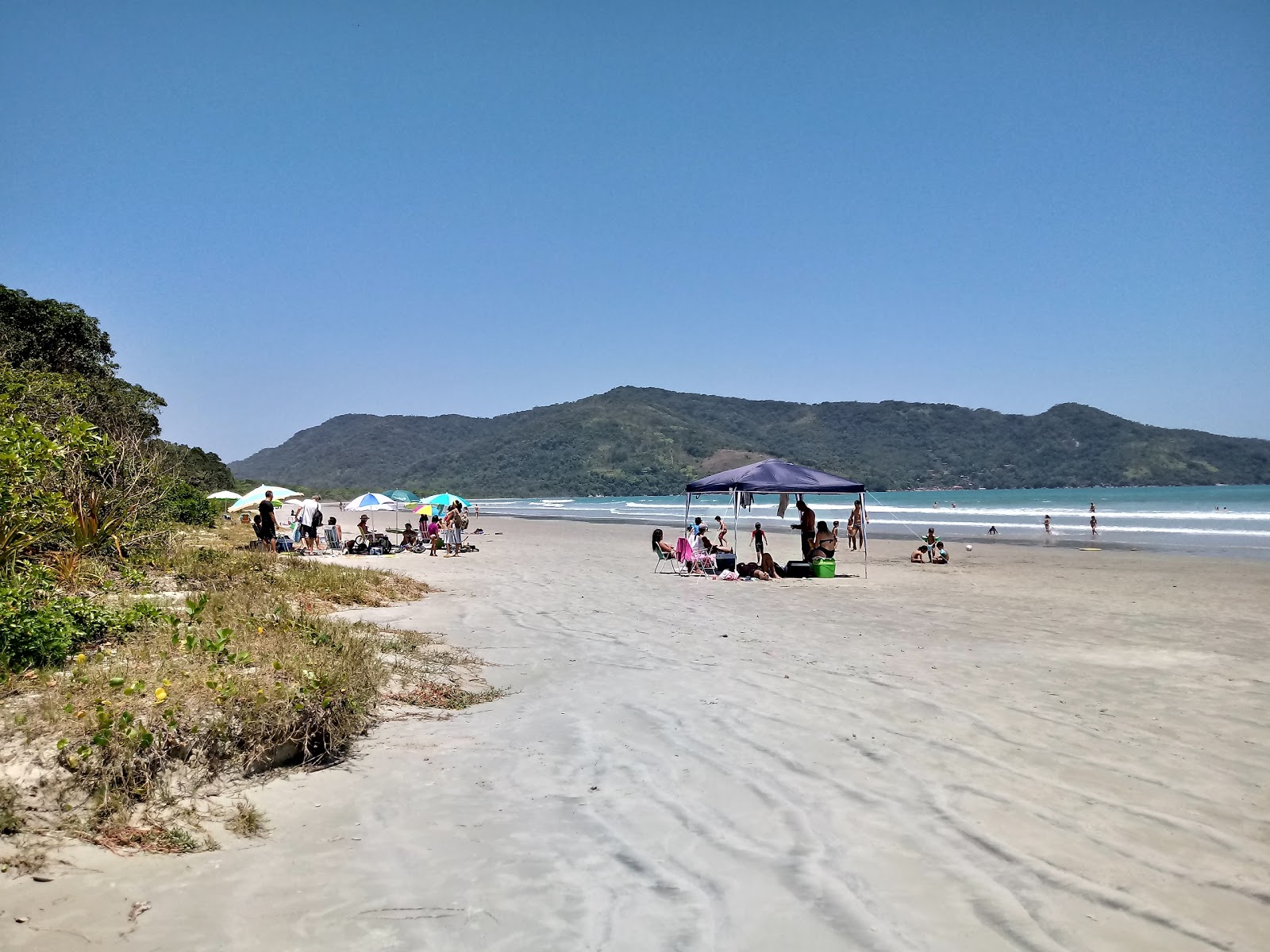 Foto di Spiaggia Fazenda con una superficie del sabbia beige fine