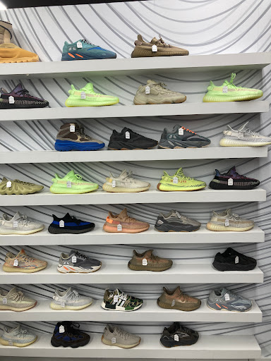 Shoe Store «Request», reviews and photos, 410 4 Seasons Town Center Ent, Greensboro, NC 27407, USA