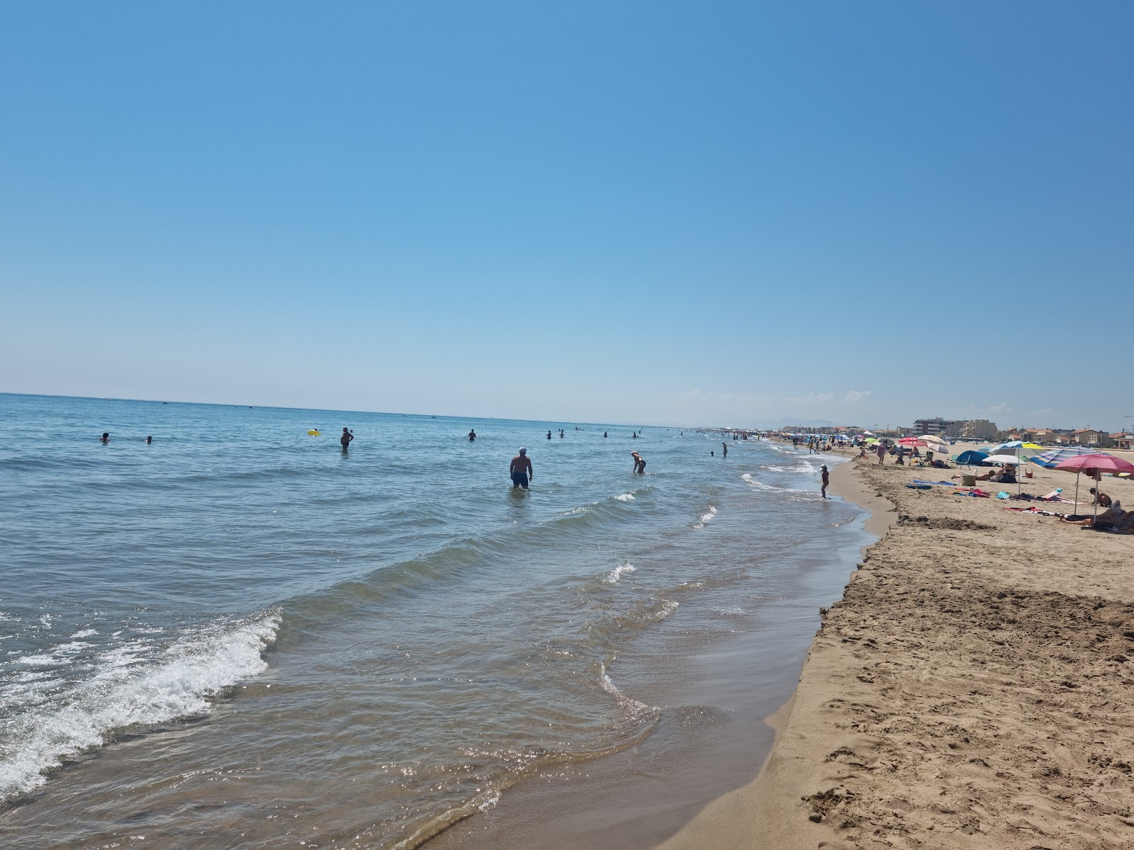 Foto di Spiaggia di Narbonne con costa lunga e dritta