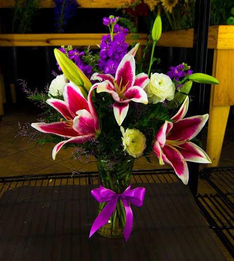 Florist «Ye Olde Daisy Shoppe Inc», reviews and photos, 1308 W Oak St, Conway, AR 72034, USA