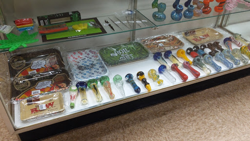 Tobacco Shop «Elliston Place Smokeshop», reviews and photos, 2204 Elliston Pl # H, Nashville, TN 37203, USA