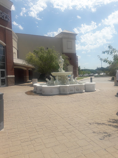 Movie Theater «B&B Theatres Overland Park 16», reviews and photos, 8601 W 135th St, Overland Park, KS 66223, USA