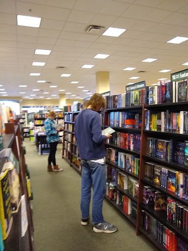 Book Store «Barnes & Noble», reviews and photos, 3050 Beeline Rd, Holland, MI 49424, USA