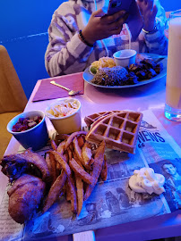 Chicken and Waffles du Restaurant haïtien HAÏTIAN MAMA à Paris - n°5