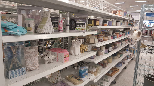 Clothing Store «Ross Dress for Less», reviews and photos, 820 E Alosta Ave, Azusa, CA 91702, USA