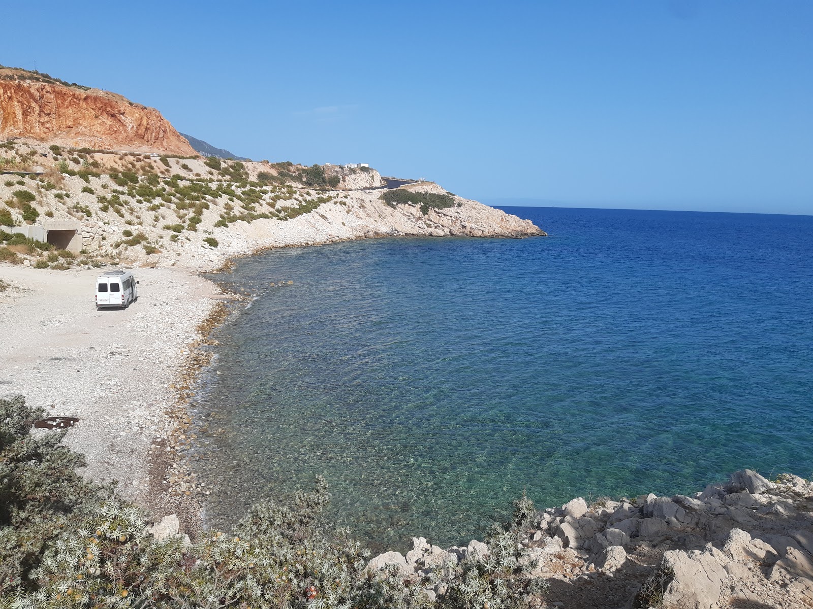 Foto av Ardic Beach med stenar yta