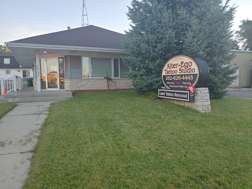 Tattoo Shop «Alter-Ego Tattoo Studio», reviews and photos, 204 Main St, Kewaskum, WI 53040, USA
