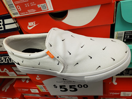 Shoe Store «Shoe Carnival», reviews and photos, 3247 N Pleasantburg Dr, Greenville, SC 29609, USA