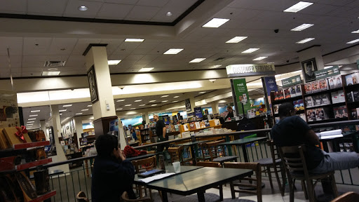 Book Store «Barnes & Noble», reviews and photos, 11802 Dale Mabry Hwy, Tampa, FL 33618, USA