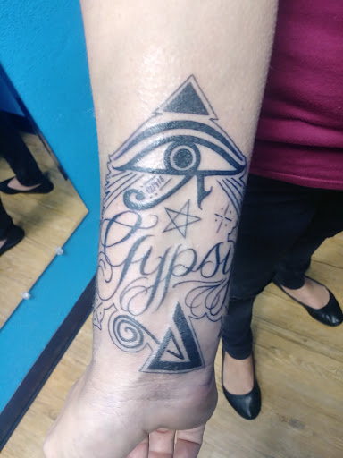 Tattoo Shop «Liquid Art Tattoo», reviews and photos, 9117 Little Rd, New Port Richey, FL 34654, USA