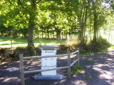 aire de services camping car à Cheylade
