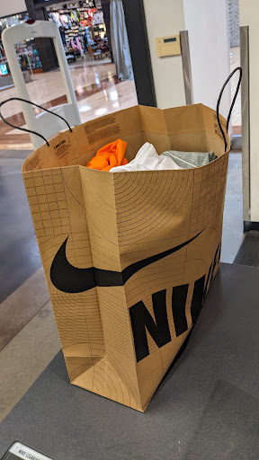 Sporting Goods Store «Nike Factory Store», reviews and photos, 3000 Grapevine Mills Pkwy #611, Grapevine, TX 76051, USA