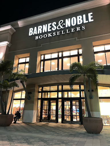 Book Store «Barnes & Noble Booksellers Boca Raton», reviews and photos, 1400 Glades Rd, Boca Raton, FL 33431, USA