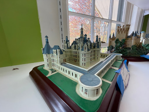 Thrift Store «Deja Vu Thrift Shop», reviews and photos, 427 S 4th St, Geneva, IL 60134, USA