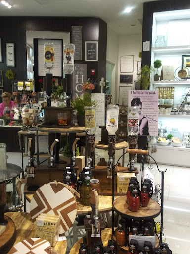 Shopping Mall «West County Center», reviews and photos, 80 W County Center Dr, Des Peres, MO 63131, USA