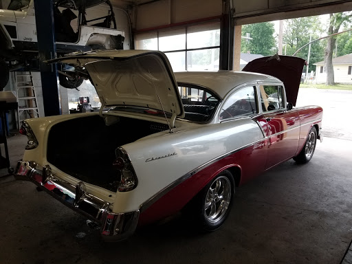 Auto Repair Shop «Jeffersonville Auto Repair», reviews and photos, 1401 E 8th St, Jeffersonville, IN 47130, USA