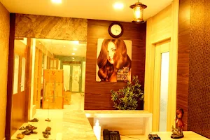 Regal's Lovely Lady Beauty Parlour image