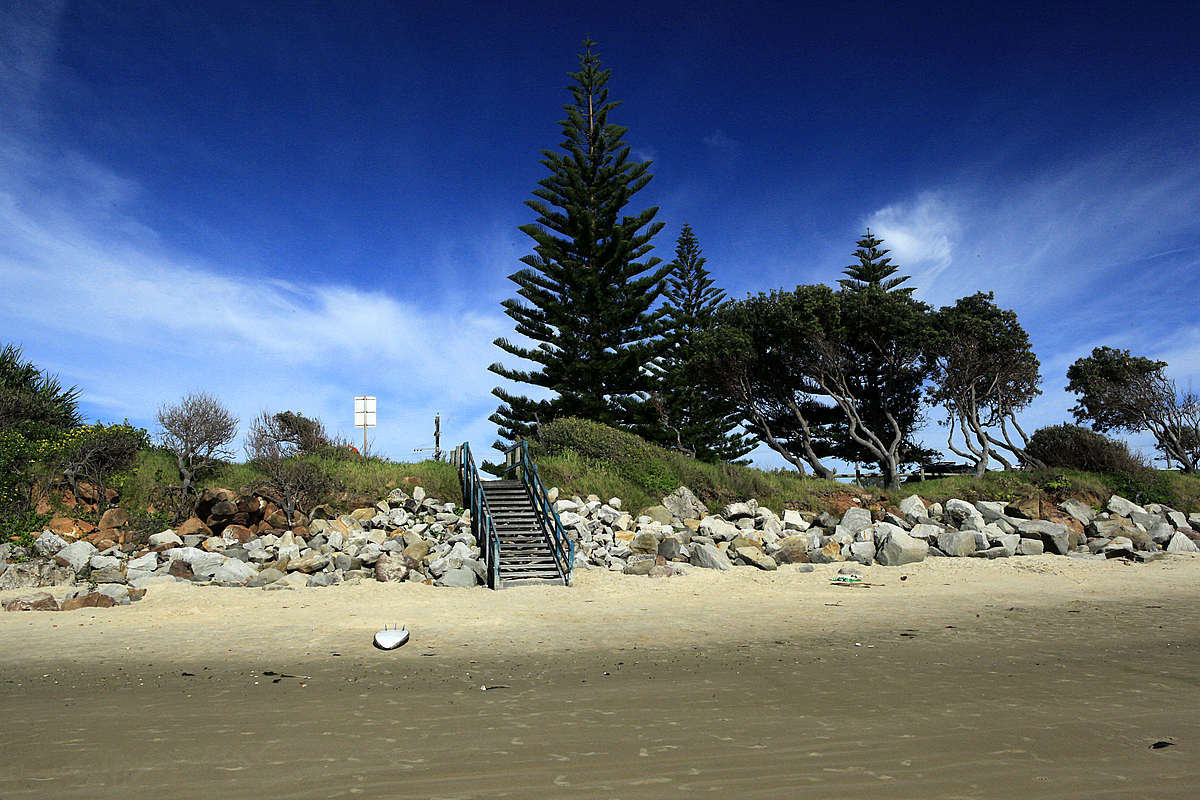 Fotografie cu Main Beach - locul popular printre cunoscătorii de relaxare