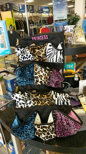 Thrift Store «Goodwill Industries of the Chesapeake, Inc.», reviews and photos, 7311 Ritchie Hwy, Glen Burnie, MD 21061, USA