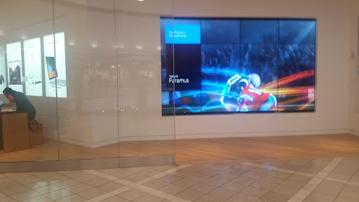 Computer Store «Microsoft Store», reviews and photos, 1 Garden State Plaza Blvd #2303, Paramus, NJ 07652, USA