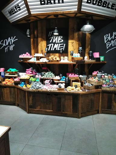 Shopping Mall «The Fashion Mall at Keystone», reviews and photos, 8702 Keystone Crossing, Indianapolis, IN 46240, USA