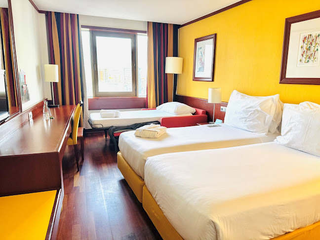 https://www.ihg.com/holidayinn/hotels/gb/en/lisbon/lisbn/hoteldetail?cm_mmc=GoogleMaps-_-HI-_-PT-_-LISBN