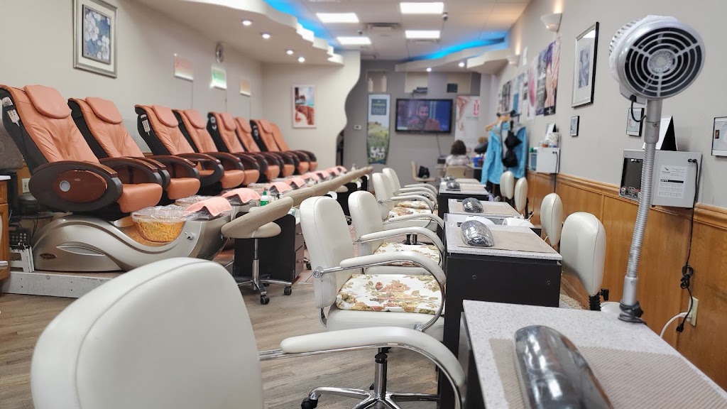 Mon Bijou Nail & Foot Spa 10598