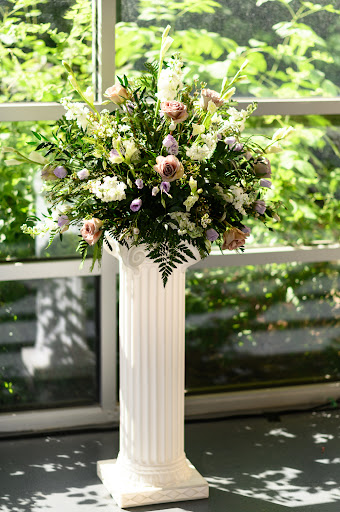 Florist «Carousel Flowers by Shamrock Garden Florist», reviews and photos, 527 S York St, Elmhurst, IL 60126, USA