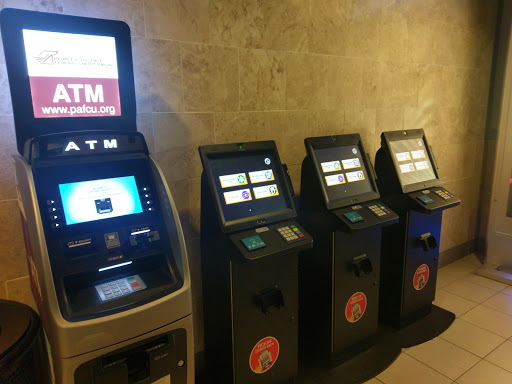 Movie Theater «Regal Cinemas Deer Park 16 IMAX & RPX», reviews and photos, 455 Commack Rd, Deer Park, NY 11729, USA