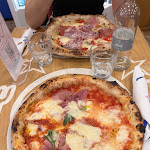 Photo n°1 de l'avis de urs.r fait le 14/08/2022 à 11:37 sur le  Gino Sorbillo - Pizza Gourmand à Milan