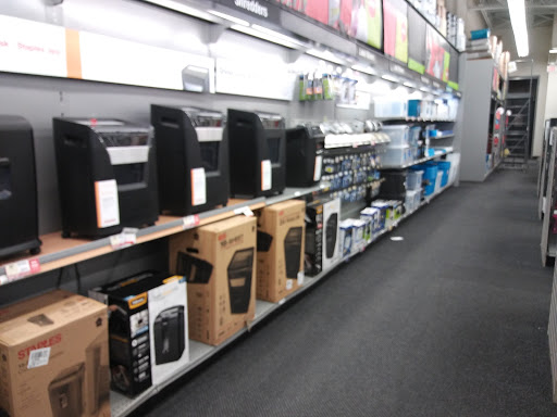 Office Supply Store «Staples», reviews and photos, 23035 W Outer Dr, Allen Park, MI 48101, USA