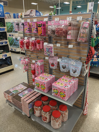 Pet Supply Store «PetSmart», reviews and photos, 734 E Big Beaver Rd, Troy, MI 48083, USA