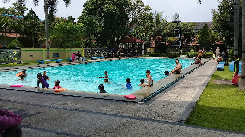 Tempat-tempat Kolam Renang Umum di Kota Malang yang Wajib Dikunjungi