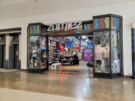 Zumiez