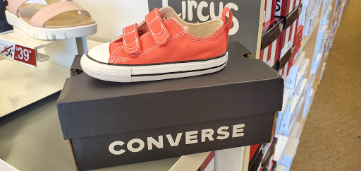 Shoe Store «Famous Footwear», reviews and photos, 2955 Veterans Rd W, Staten Island, NY 10309, USA