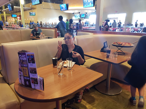 Restaurant «Main Event Entertainment», reviews and photos, 24401 Katy Fwy, Katy, TX 77493, USA