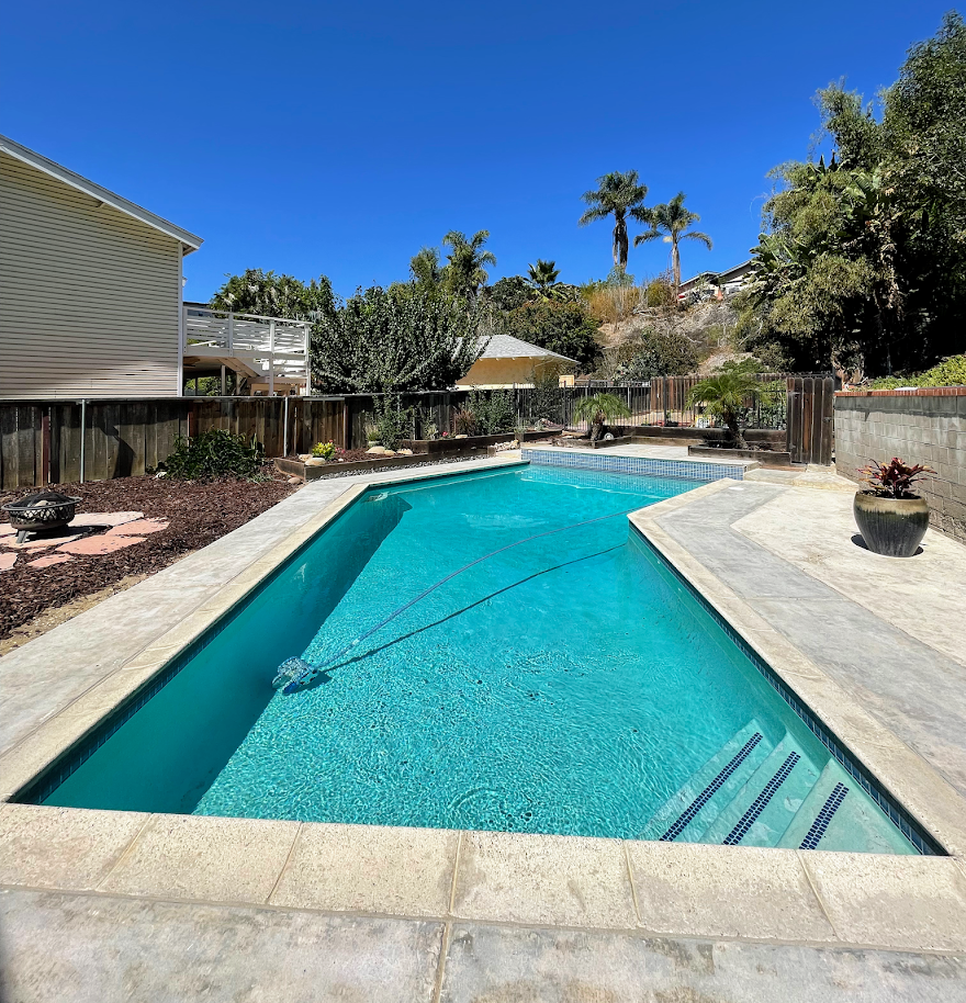 San Diego Refreshing Pool & Spa