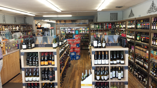 R & L Liquors, Beer & Wine Shop in Mass & NH, 105 Elm St, Salisbury, MA 01952, USA, 