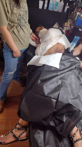 Tattoo Shop «Hailin Tattoo Studio», reviews and photos, 1136 N La Brea Ave, Los Angeles, CA 90038, USA