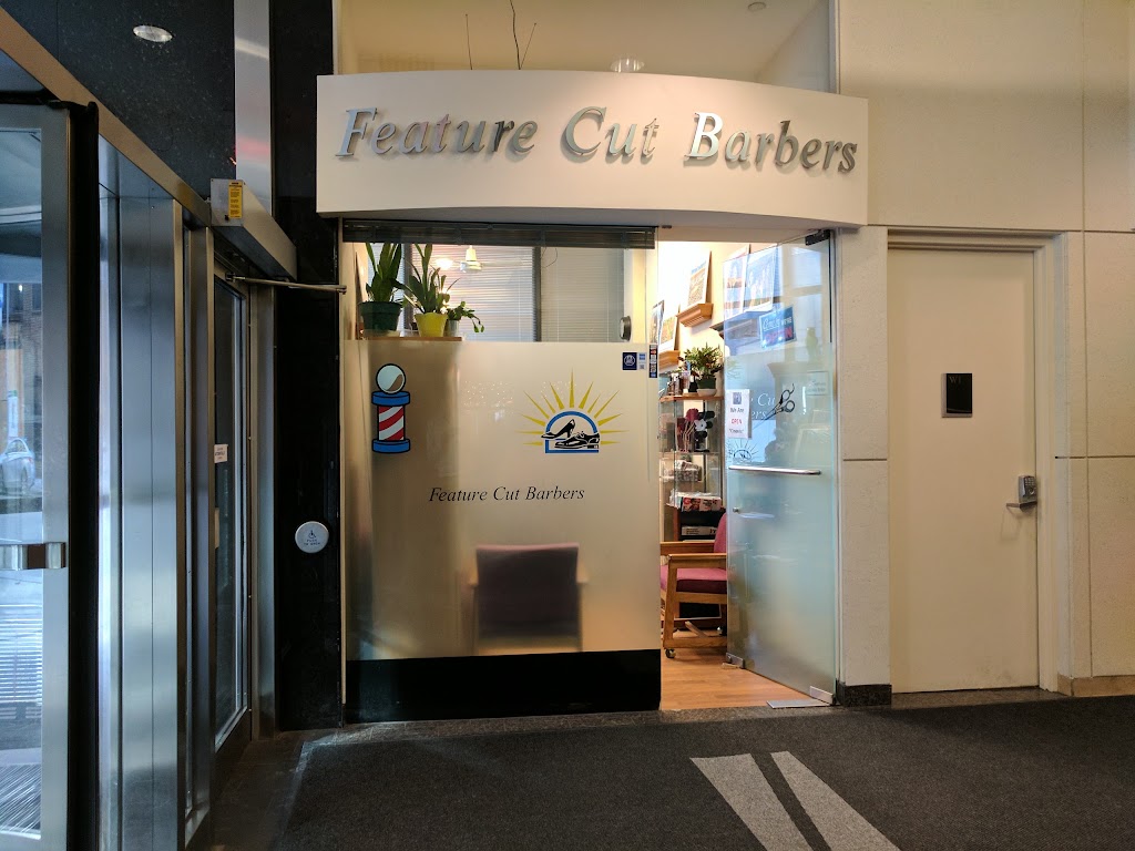 Feature Cut Barber 55402